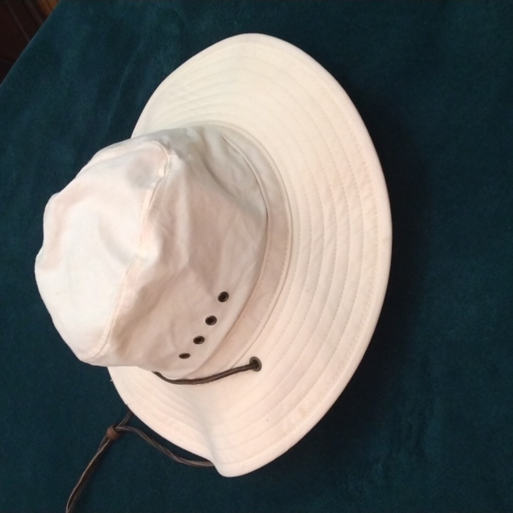 Filson White Wide Brim Hat